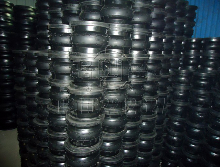 橡膠接頭駱盈配貨車(chē)間