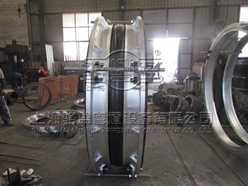 橡膠接頭出現(xiàn)開裂的原因