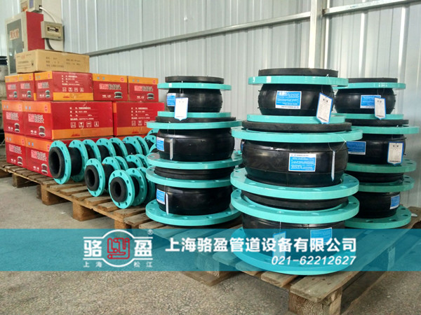 376527.jpg 7AB68EC9762C61C32BA_本.jpg